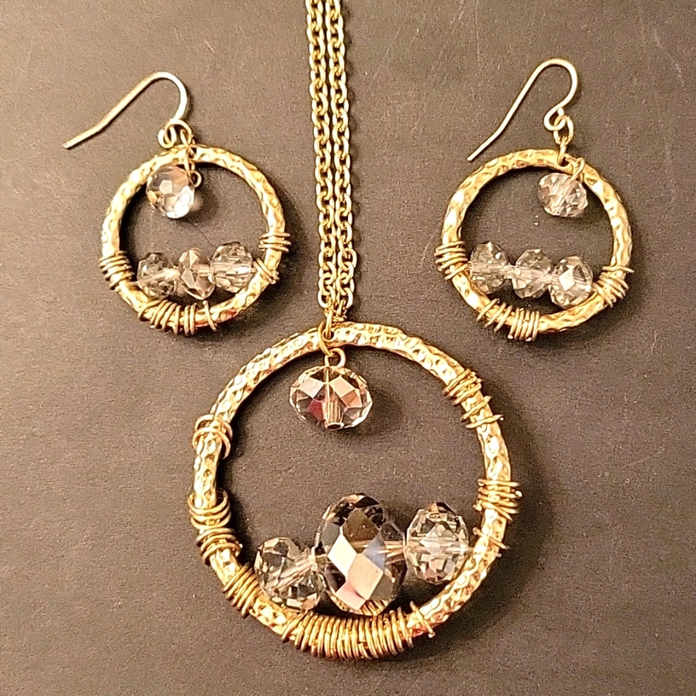 ✨HOST PICK!✨ NEW Gold-tone & Taupe Crystals Long Necklace and Earrings Set!
